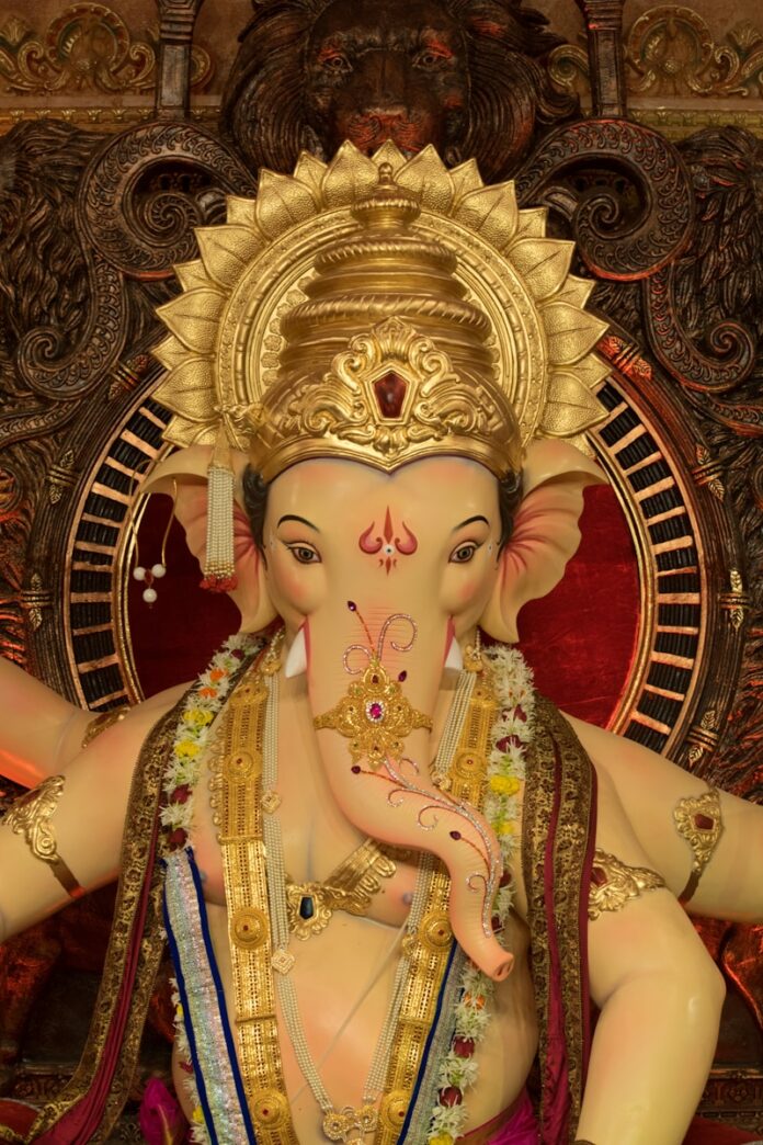 क्यों होती है गणपति की विदाई? जानें इसके पीछे का गहरा रहस्य (Kyu Hoti Hai Ganpati Ki Vidai? Jane Iske Piche Ka Gehra Rahasya) क्यों होती है गणपति की विदाई? जानें इसके पीछे का गहरा रहस्य (Kyu Hoti Hai Ganpati Ki Vidai? Jane Iske Piche Ka Gehra Rahasya)