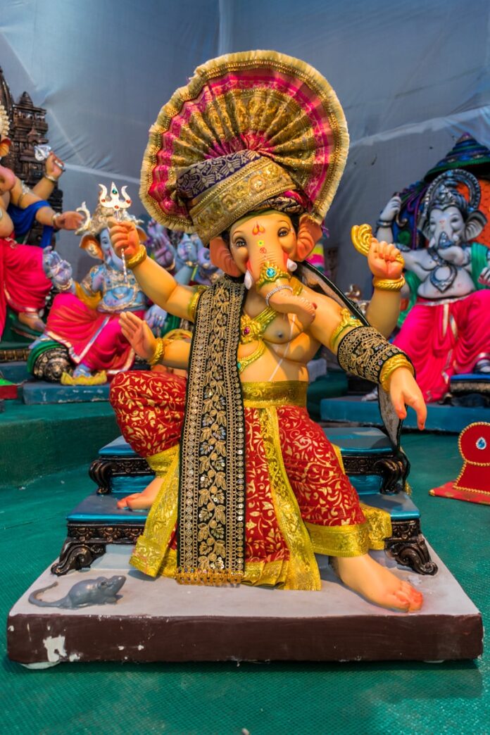 गणेश चतुर्थी का त्यौहार (The Festival of Ganesh Chaturthi) गणेश चतुर्थी का त्यौहार (The Festival of Ganesh Chaturthi)